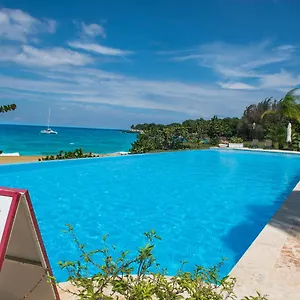 Luxury Oceanview 2 Br/2.5 Ba Apartment